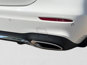 Mercedes-Benz E-Class E200 - Image 9