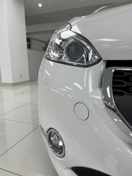 Image Peugeot 208 5-door 1.6 Allure auto
