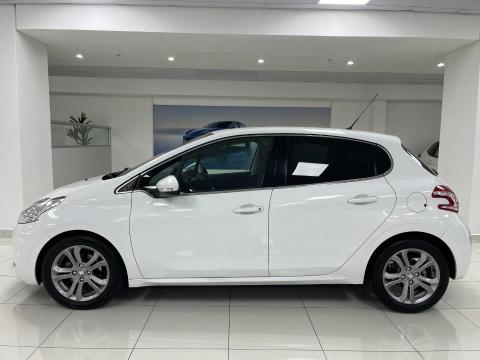 Image Peugeot 208 5-door 1.6 Allure auto