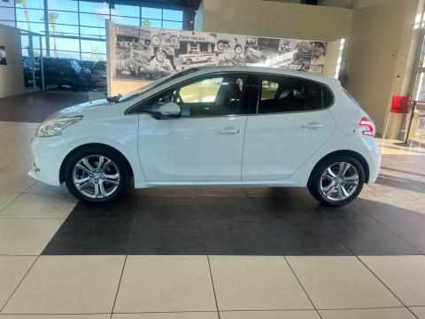 Image Peugeot 208 5-door 1.6 Allure auto