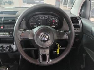Volkswagen Polo Vivo sedan 1.4 Trendline auto - Image 7