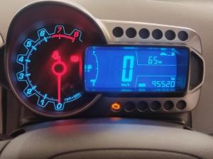 Chevrolet Sonic sedan 1.6 LS - Image 11