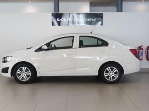 Chevrolet Sonic sedan 1.6 LS - Image 2