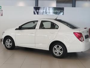 Chevrolet Sonic sedan 1.6 LS - Image 6
