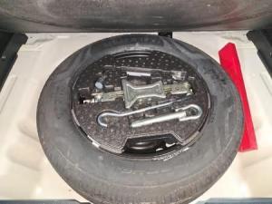 Suzuki Vitara Brezza 1.5 GLX - Image 12