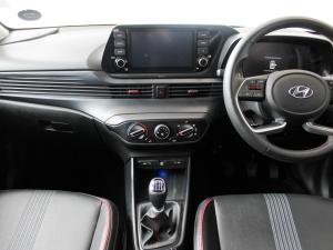 Hyundai i20 1.0T Fluid manual - Image 18