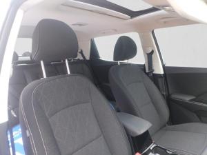 Mahindra XUV 3XO 1.2T AX5L - Image 17