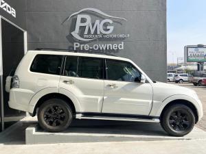 Mitsubishi Pajero 5-door 3.2DI-D GLS - Image 3