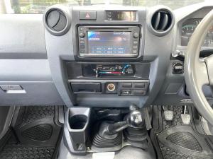 Toyota Land Cruiser 79 4.0 V6 single cab - Image 14