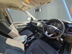 Toyota Hilux 2.4GD-6 double cab 4x4 Raider manual - Image 10