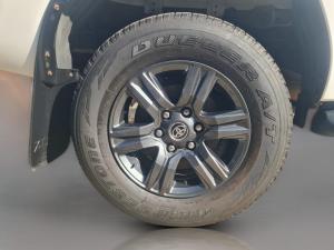 Toyota Hilux 2.4GD-6 double cab 4x4 Raider manual - Image 14