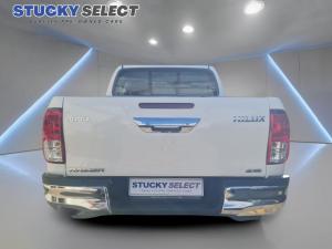 Toyota Hilux 2.4GD-6 double cab 4x4 Raider manual - Image 2