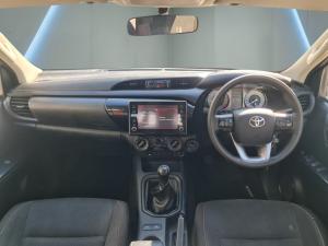 Toyota Hilux 2.4GD-6 double cab 4x4 Raider manual - Image 9