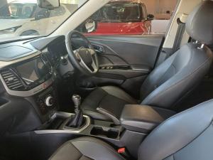 Mahindra XUV300 1.2T W8 - Image 9