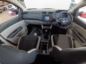 Renault Triber 1.0 Expression - Image 11