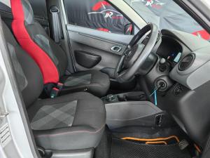 Renault Kwid 1.0 Techno auto - Image 12