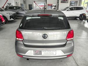 Volkswagen Polo Vivo hatch 1.6 Comfortline auto - Image 5