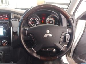 Mitsubishi Pajero 5-door 3.2DI-D GLS - Image 15