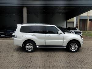 Mitsubishi Pajero 5-door 3.2DI-D GLS - Image 5