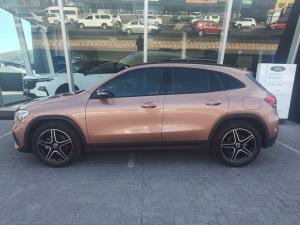 Mercedes-Benz GLA GLA200d Progressive - Image 2