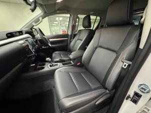 Toyota Hilux 2.8GD-6 double cab Raider auto - Image 7