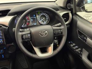 Toyota Hilux 2.8GD-6 double cab Raider auto - Image 8