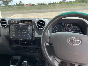 Toyota Land Cruiser 79 4.5D-4D LX V8 single cab - Image 6
