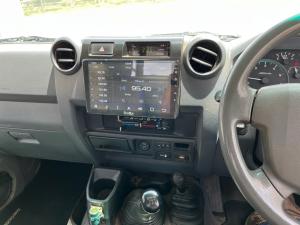 Toyota Land Cruiser 79 4.5D-4D LX V8 single cab - Image 10