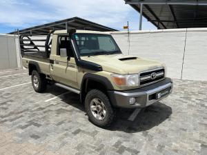 Toyota Land Cruiser 79 4.5D-4D LX V8 single cab - Image 1