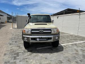 Toyota Land Cruiser 79 4.5D-4D LX V8 single cab - Image 4