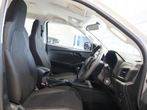 Isuzu D-Max 1.9TD double cab L manual - Image 5