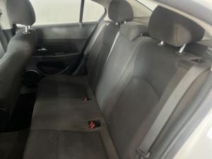 Chevrolet Cruze sedan 1.6 LS - Image 4