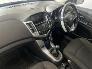 Chevrolet Cruze sedan 1.6 LS - Image 5