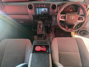 Toyota Land Cruiser 79 2.8GD-6 double cab - Image 12