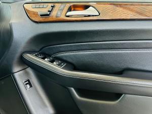 Mercedes-Benz ML ML500 - Image 10