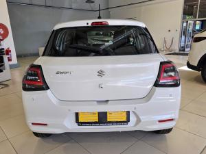 Suzuki Swift 1.2 GLX auto - Image 7