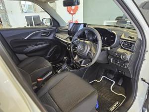 Suzuki Swift 1.2 GLX auto - Image 8