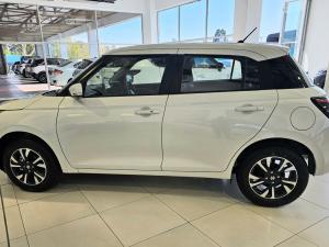Suzuki Swift 1.2 GLX auto - Image 9