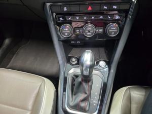 Volkswagen T-Roc 2.0TSI 140kW 4Motion R-Line - Image 19