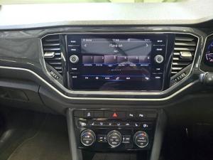 Volkswagen T-Roc 2.0TSI 140kW 4Motion R-Line - Image 26