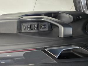 Volkswagen T-Roc 2.0TSI 140kW 4Motion R-Line - Image 27