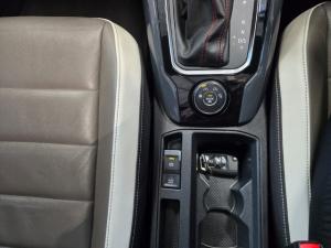 Volkswagen T-Roc 2.0TSI 140kW 4Motion R-Line - Image 30
