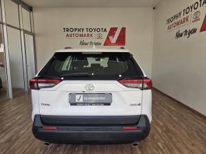 Toyota RAV4 2.0 GX auto - Image 5