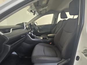 Toyota RAV4 2.0 GX auto - Image 7
