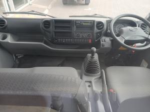 Hino Hino 300 916 LWBChassis Cab - Image 6