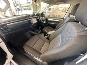Toyota Hilux 2.4GD-6 Xtra cab Raider manual - Image 7