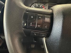 Toyota Hilux 2.4GD-6 Xtra cab Raider manual - Image 9