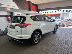 Toyota RAV4 2.0 GX - Image 2