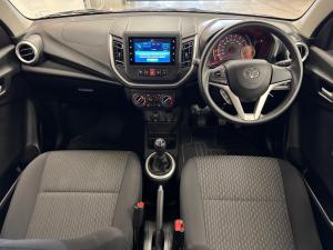 Toyota Vitz 1.0 XR manual - Image 6