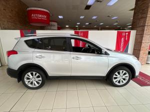 Toyota RAV4 2.2D-4D AWD VX - Image 3